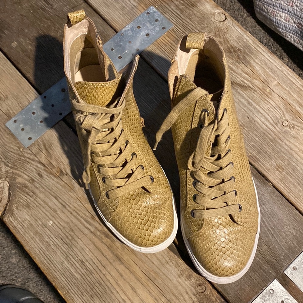 Matisse high top sneakers, leather, 7.5. Worn once if that!
